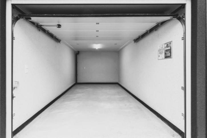 Lelystad garagebox, opslag, postadres v.a. 75,00 ex B.TW., Huizen en Kamers, Garages en Parkeerplaatsen, Flevoland