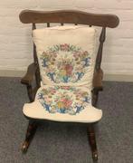 Kinders schommel stoeltje  met antieke bekleding., Ophalen, Gebruikt, Stoel(en)