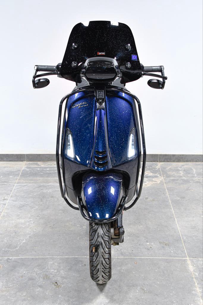 Vespa Sprint - 2021 - 80 cc - Custom kleur - Akrapovic, Fietsen en Brommers, Scooters | Vespa, Zo goed als nieuw, Overige modellen