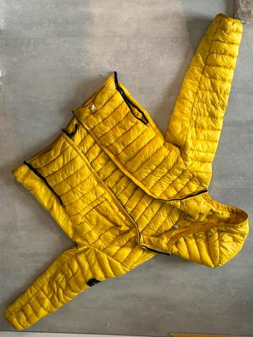 Stone island jas  beschikbaar voor biedingen
