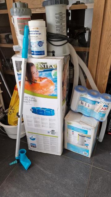 Intex 3mtr 65cm hoog nieuw in doos  incl pomp en chloor syst beschikbaar voor biedingen