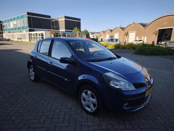 Renault Clio 1.4-16V Dynamique Luxe Airco beschikbaar voor biedingen