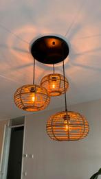 Plafondlamp met 3 rotan kappen, Ophalen, Zo goed als nieuw, Overige materialen, 75 cm of meer
