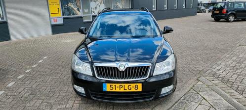 Skoda Octavia 1.2 TSI Combi 2011 Zwart, Auto's, Skoda, Particulier, Octavia, Achteruitrijcamera, Airbags, Airconditioning, Alarm