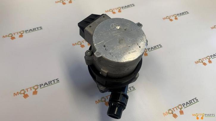 Mercedes Extra Waterpomp A C CLA GLC Klas W205 A0005001986, Auto-onderdelen, Airco en Verwarming, Mercedes-Benz, Gebruikt, Ophalen of Verzenden