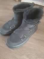 UGG s classic buckle zwart 39, UGG, Zwart, Lage of Enkellaarzen, Ophalen of Verzenden