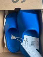 Adidas yeezy slides azure 40,5 nieuw in doos, Kleding | Dames, Schoenen, Nieuw, Blauw, Slippers, Adidas