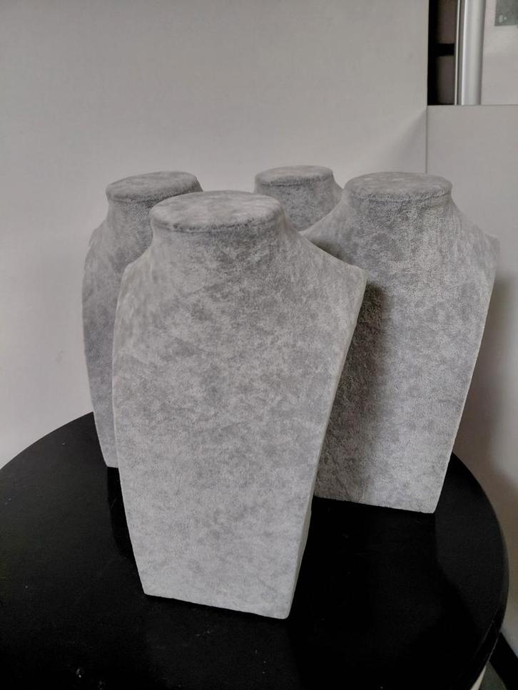 Sieradendisplays: Ketting, Oorbellen, Armbanden, Sieraden, Tassen en Uiterlijk, Armbanden, Gebruikt, Overige materialen, Grijs