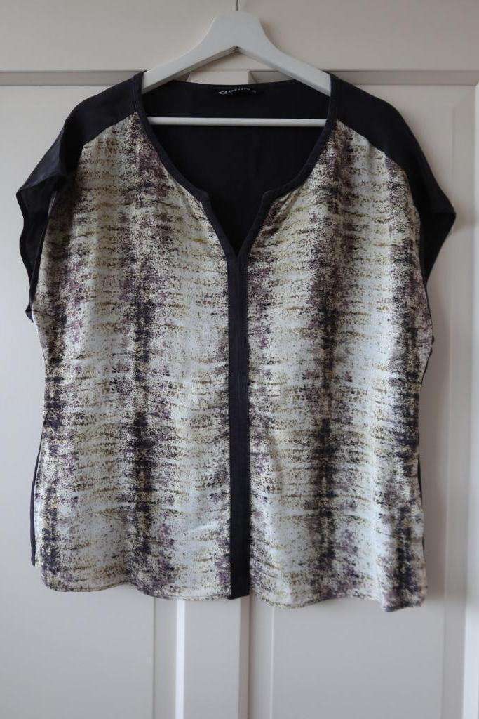 Vlot gewerkte top merk Expresso maat 42 kleur antraciet, Kleding | Dames, Tops, Zo goed als nieuw, Maat 42/44 (L), Grijs, Zonder mouw