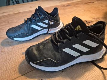 Adidas hockeyschoen mt 33 beschikbaar voor biedingen