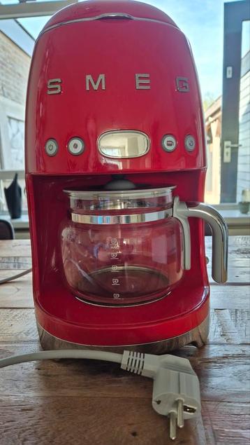 Smeg Koffiezetapparaat - Rood beschikbaar voor biedingen