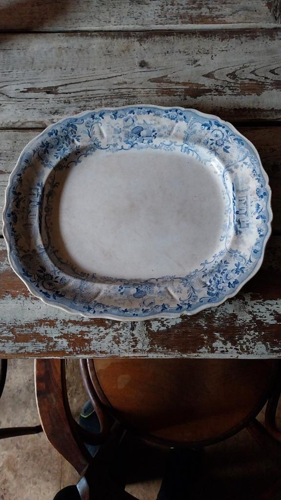 Aardewerk beboterde grote brood- vleesschaal, Antiek en Kunst, Antiek | Servies los, Ophalen of Verzenden
