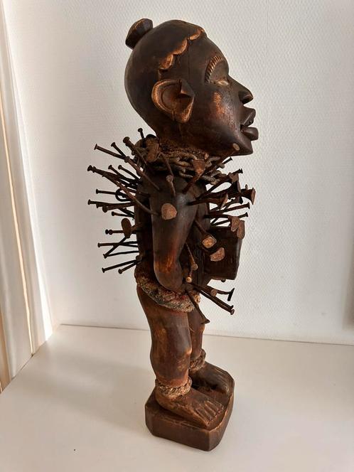 Bakongo Vili  Nkisi  Nkondi nagelbeeld fetisj 1940 Antropoog, Antiek en Kunst, Kunst | Niet-Westerse kunst, Ophalen of Verzenden