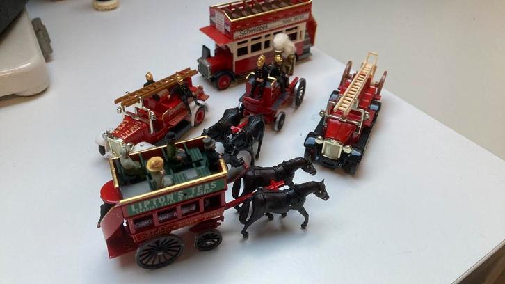 Matchbox/ Days Gone brandweer en openbaar vervoer, Hobby en Vrije tijd, Modelauto's | 1:87, Zo goed als nieuw, Auto, Matchbox