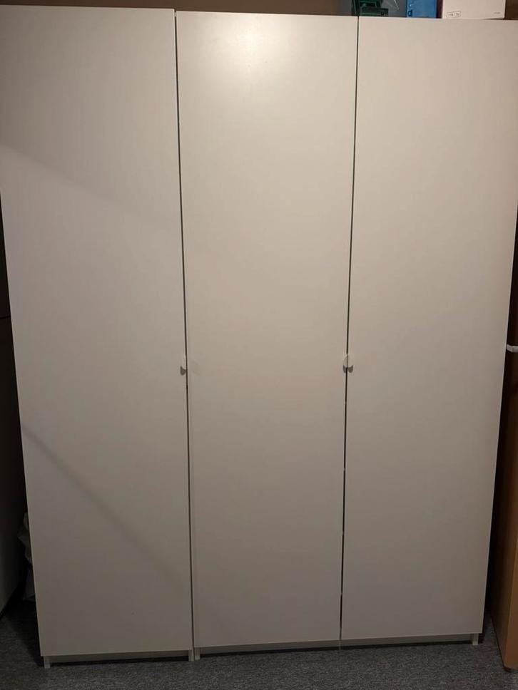 IKEA kledingkast 195 cm hoog 150 cm breed  Zo goed als nieuw, Huis en Inrichting, Kasten | Roldeurkasten en Archiefkasten, Zo goed als nieuw