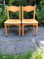 2 schilte houten schoolstoeltjes, Kinderen en Baby's, Kinderkamer | Tafels en Stoelen, Ophalen, Zo goed als nieuw, Stoel(en)