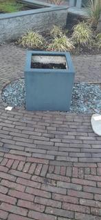Bloembak polyester antraciet, Tuin en Terras, Bloembakken en Plantenbakken, Ophalen, Zo goed als nieuw, Vierkant, Kunststof