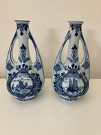 2x Mosa Delfts blauw vaas, Antiek en Kunst, Antiek | Vazen, Ophalen