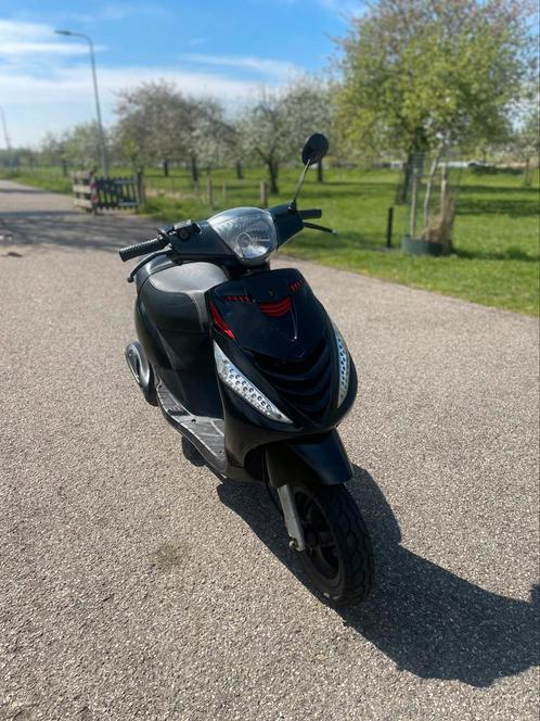 Zeer nette zip 2000, Fietsen en Brommers, Scooters | Piaggio, Zo goed als nieuw, Zip, Ophalen of Verzenden