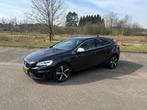 Volvo V40 2.0 T3 Introductie R-Design 152PK 2017 Zwart, Auto's, Voorwielaandrijving, 65 €/maand, Zwart, 4 cilinders