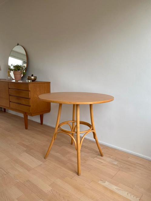 Vintage ronde eettafel bijzettafel Thonet, Huis en Inrichting, Tafels | Bijzettafels, Gebruikt, Rond, 60 cm of meer, 75 cm of meer