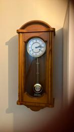 Houten wandklok met slinger, Ophalen of Verzenden, Zo goed als nieuw