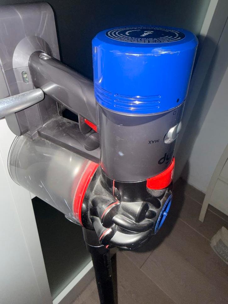 Dyson V8 parquet stofzuiger, Witgoed en Apparatuur, Stofzuigers, Gebruikt, Ophalen