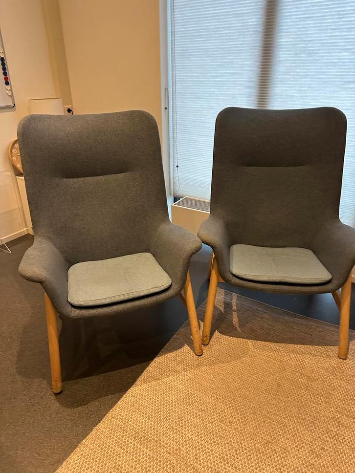 2x IKEA Vedbo fauteuil blauw (hoge uitvoering) in zgs, Huis en Inrichting, Fauteuils, Zo goed als nieuw, 50 tot 75 cm, 75 tot 100 cm