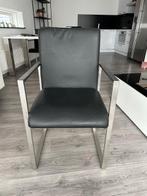 Zwarte lederen stoelen met RVS leuning - zo goed als nieuw, Huis en Inrichting, Stoelen, Ophalen, Moderne Zwarte Lederen Stoelen