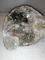 Een grote stuk bergkristal, 1835gram, Verzamelen, Mineralen en Fossielen, Ophalen of Verzenden, Mineraal