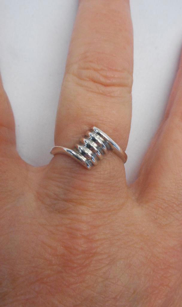 Zilveren fantasie ring maat 17,5 nr.529, Sieraden, Tassen en Uiterlijk, Ringen, Zo goed als nieuw, Dame, 17 tot 18, Zilver, Zilver