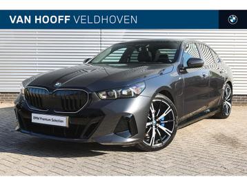 BMW 5 Serie 530e M Sport Automaat / Panoramadak / Trekhaak / beschikbaar voor biedingen