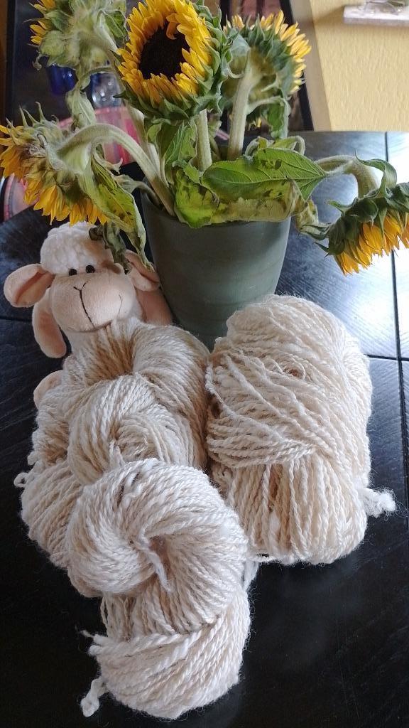 Walliser Schwarznase schapenwol crème handgesponnen, Hobby en Vrije tijd, Breien en Haken, Nieuw, Breien of Haken, Wol of Garen