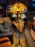 Tiffany vloerlamp. met klassieke koperen voet. ca. 165 cm h, Ophalen