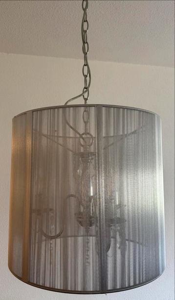 Mooie grijze hanglamp met drie ledlampjes beschikbaar voor biedingen