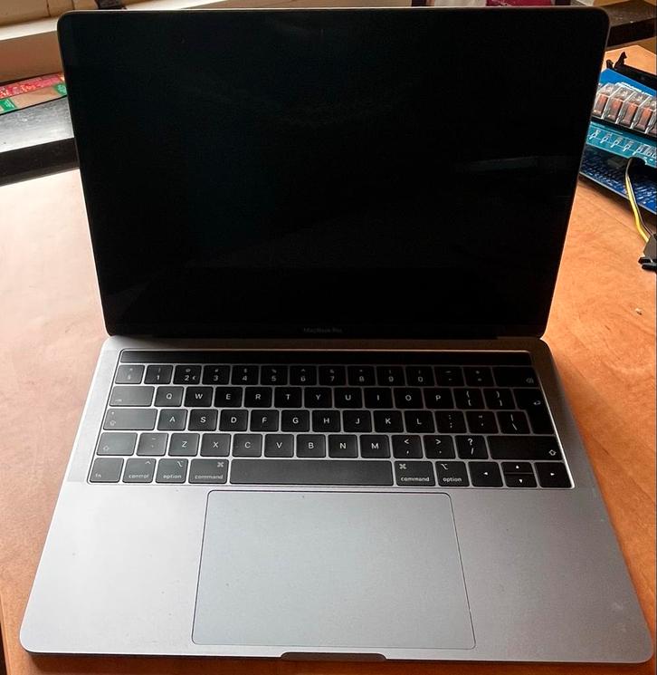 MacBook Pro 2017 Spacegrey Touchbar - Defect, Computers en Software, Apple Macbooks, Niet werkend, MacBook Pro, 13 inch, 2 tot 3 Ghz