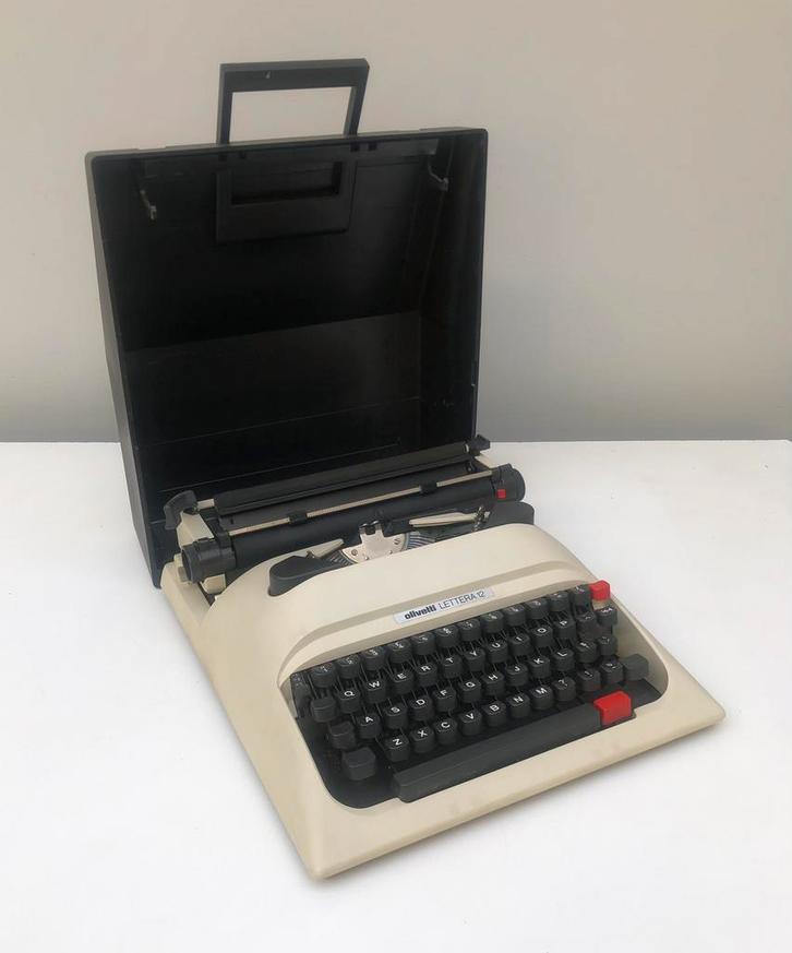 Typemachine Olivetti Lettera 12, Diversen, Typemachines, Zo goed als nieuw, Ophalen of Verzenden