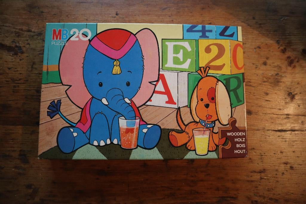 MB houten kinder puzzel 20 stukjes olifant hondje, Ophalen of Verzenden, 10 tot 50 stukjes, Gebruikt