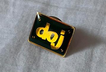 department of justice  pin vintage beschikbaar voor biedingen