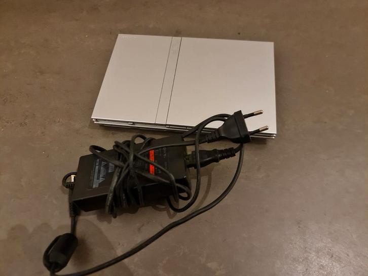 PlayStation 2 Slim Zilver (lees advertentie), Spelcomputers en Games, Spelcomputers | Sony PlayStation 2, Gebruikt, Zonder controller