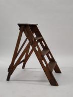 Antiek houten trap bibliotheek trappetje hout bijzettafeltje, Antiek en Kunst, Ophalen of Verzenden