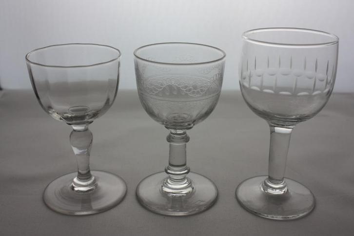 3 verschillende oude Franse glaasjes, Antiek en Kunst, Antiek | Glas en Kristal, Ophalen of Verzenden