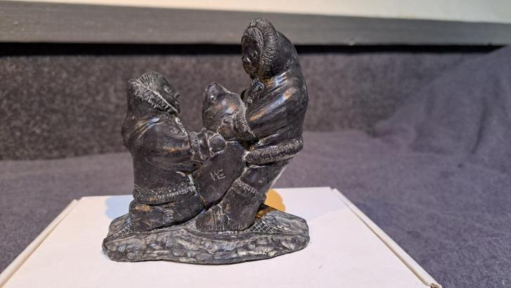 Zeehondenjagers  Speksteen The wolf Sculpture  Canada, Verzamelen, Beelden en Beeldjes, Zo goed als nieuw, Mens, Ophalen of Verzenden