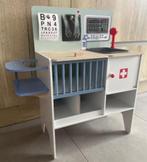 Houten poppendokter / dierenarts praktijk, Ophalen, Zo goed als nieuw, Meubelstuk of Keukentje