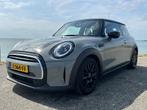 Mini Cooper 1.5  136pk  2021, Auto's, Mini, 136 pk, Zwart, 4 stoelen, Leder en Stof