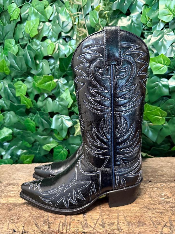 Nieuwe prachtige laarzen van Sendra maat 36, Kleding | Dames, Schoenen, Nieuw, Hoge laarzen, Zwart, Ophalen of Verzenden