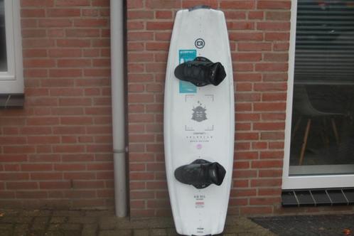 Nieuw wakeboard Obrien Valhalla Shota 1.43 m + bindingen, Watersport en Boten, Accessoires en Onderhoud, Nieuw, Motor en Techniek