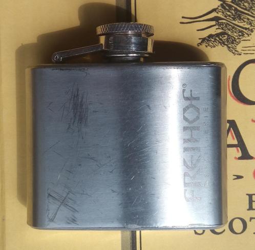 HEUPFLES / DRANKFLESJE MERK FREITHOF DESTILLERIE WHISKEY, Verzamelen, Merken en Reclamevoorwerpen, Verzenden