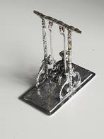 Zilveren miniatuur van schommelende vrouw verzamelen zilver, Ophalen of Verzenden, Zilver