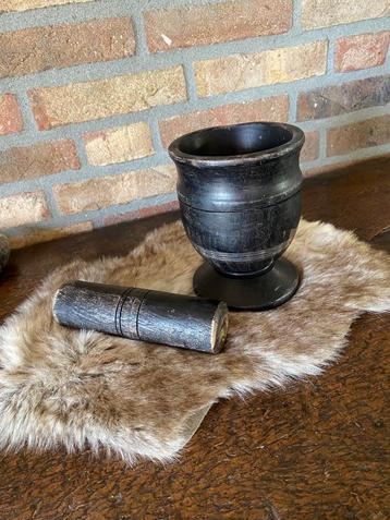 Brocante oude houten vijzel met stamper  beschikbaar voor biedingen